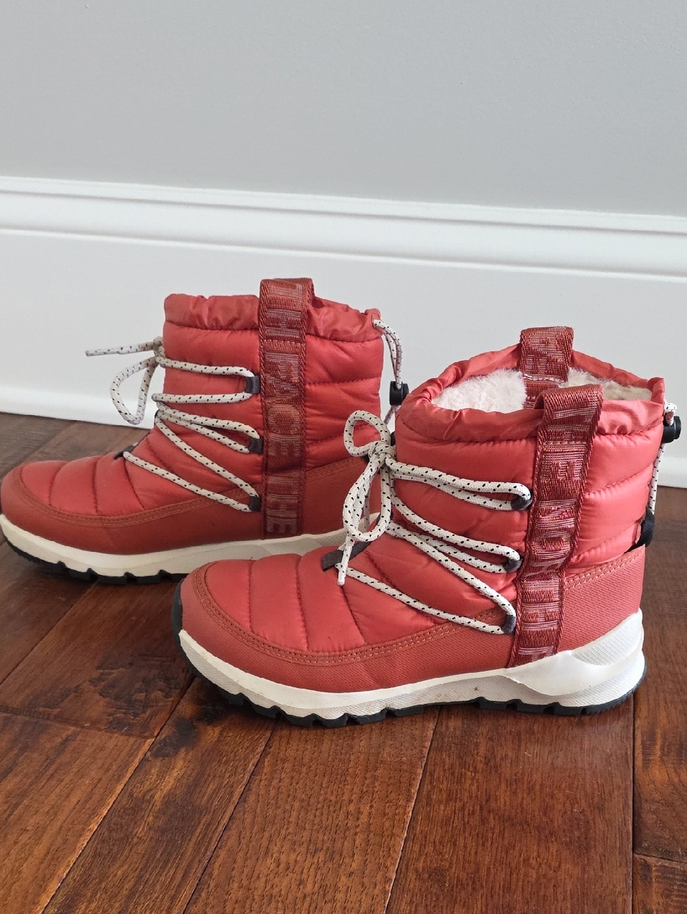 The North Face Women's Coral Puffy Boots
